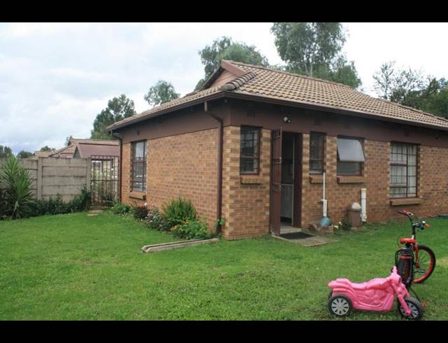 3 BEDROOM HOUSE FOR SALE IN CLAYVILLE